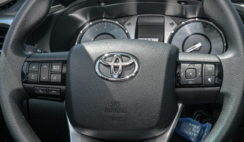 
								TOYOTA HILUX DC 2.7L GLX M/T 4X4 (PETROL) MY25 full									