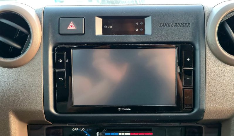 
								TOYOTA LC 79 DOUBLE CABIN DIESEL 2.8 MT -STD  E  2025 – WHITE INSIDE BEIGE – full									