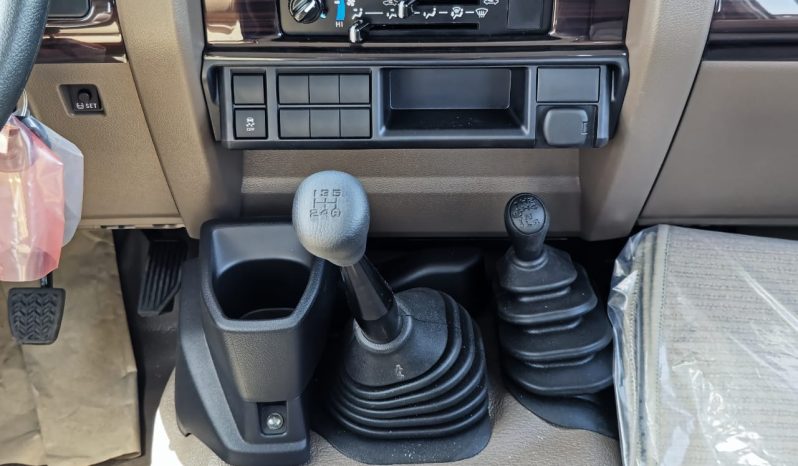 
								TOYOTA LC 79 DOUBLE CABIN DIESEL 2.8 MT -STD  E  2025 – WHITE INSIDE BEIGE – full									