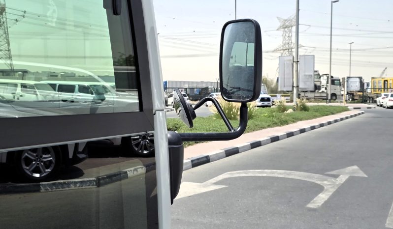 
								TOYOTA COASTER PETROL 2.7 MT – AUTO DOOR – 23 SEATER – 3 POINT BELT – 2025 MODEL – WHITE full									