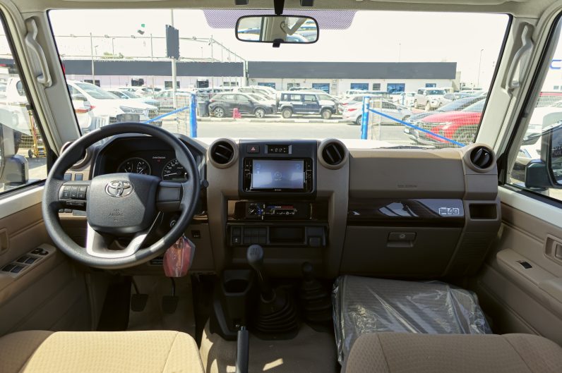 TOYOTA LC 79 DOUBLE CABIN DIESEL 2.8 MT -STD  E  2025 – WHITE INSIDE BEIGE –