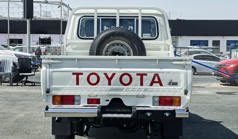 
								TOYOTA LC 79 DOUBLE CABIN DIESEL 2.8 MT -STD  E  2025 – WHITE INSIDE BEIGE – full									