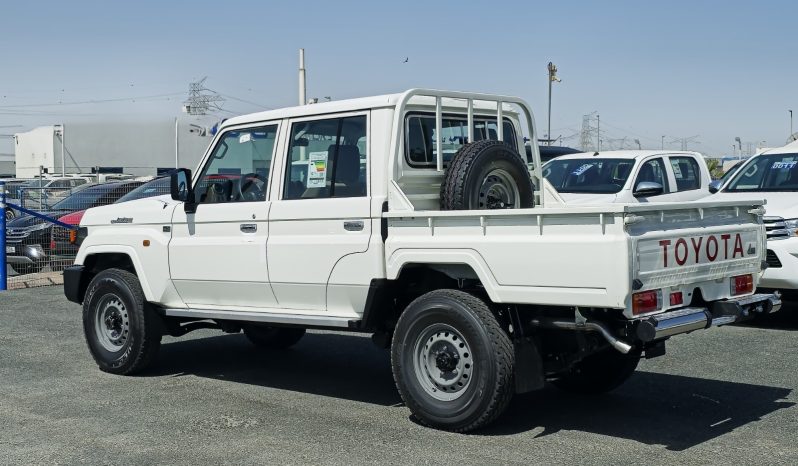
								TOYOTA LC 79 DOUBLE CABIN DIESEL 2.8 MT -STD  E  2025 – WHITE INSIDE BEIGE – full									