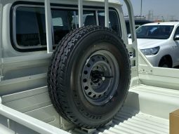 
										TOYOTA LC 79 DOUBLE CABIN DIESEL 2.8 MT -STD  E  2025 – WHITE INSIDE BEIGE – full									