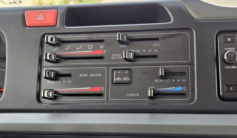 
								TOYOTA COASTER PETROL 2.7 MT – AUTO DOOR – 23 SEATER – 3 POINT BELT – 2025 MODEL – WHITE full									