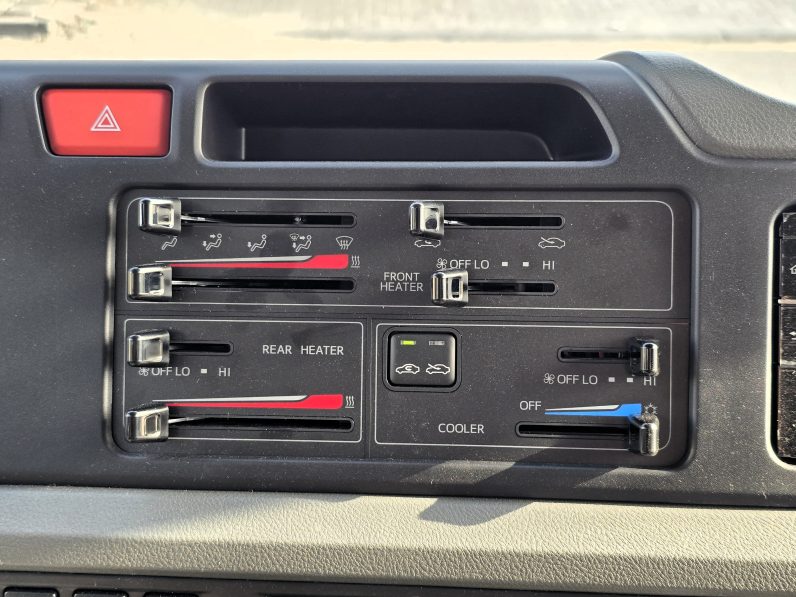 TOYOTA COASTER DIESEL 4.0 MT – AUTO DOOR – 23 SEATER – 2 POINT BELT – 2025 MODEL – WHITE 