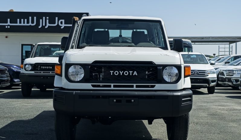 
								TOYOTA LC 79 DOUBLE CABIN DIESEL 2.8 MT -STD  E  2025 – WHITE INSIDE BEIGE – full									