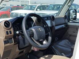 
										TOYOTA LC 79 DOUBLE CABIN DIESEL 2.8 MT -STD  E  2025 – WHITE INSIDE BEIGE – full									