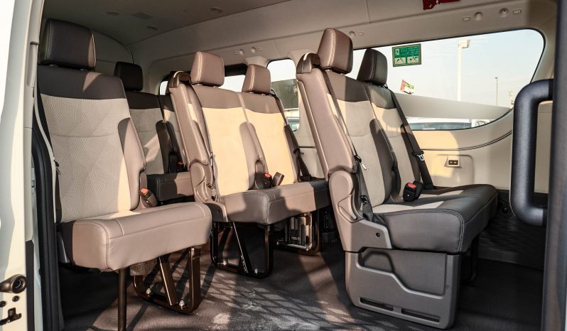 
								TOYOTA HIACE PETROL HIGHROOF 3.5 AUTO GL full									