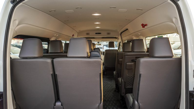 TOYOTA HIACE PETROL HIGHROOF 3.5 AUTO GL