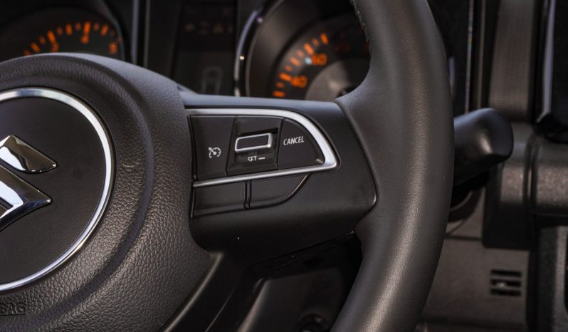 
								SUZUKI JIMNY PETROL 1.5L – GLX – GCC – 2025 – SILVER INSIDE BLACK full									