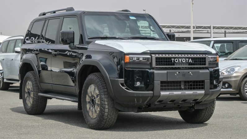 TOYOTA PRADO PETROL 2.4T ADVENTURE – SUNROOF – BLACK INSIDE BLACK