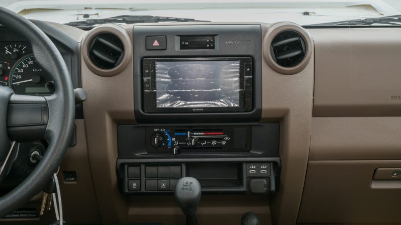 TOYOTA LC76 4.5 – DIESEL – MT – 4.5 – WHITE INSIDE BEIGE – 2024
