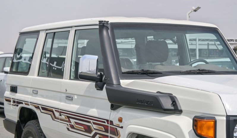 
								TOYOTA LC76 4.5 – DIESEL – MT – 4.5 – WHITE INSIDE BEIGE – 2024 full									