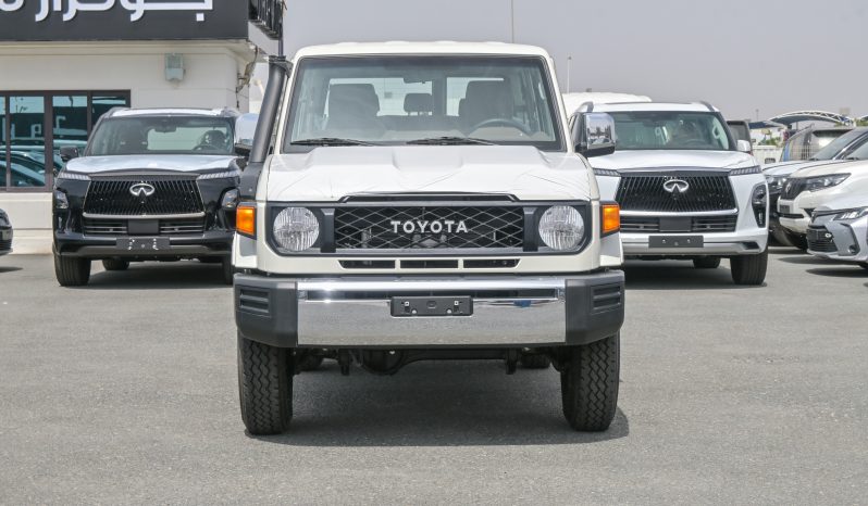 
								TOYOTA LC76 4.5 – DIESEL – MT – 4.5 – WHITE INSIDE BEIGE – 2024 full									
