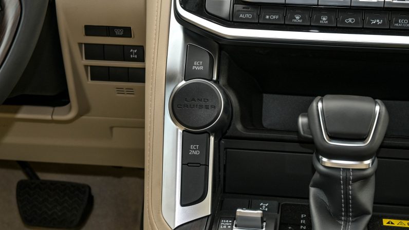 Toyota Land Cruiser LC300 GXR 4.0L V6 Petrol