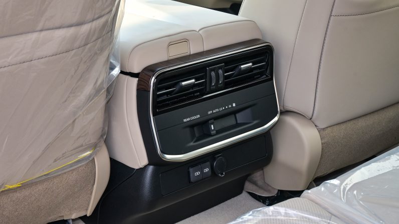 TOYOTA LC300 GXR 3.3 DIESEL TWIN TURBO – WHITE