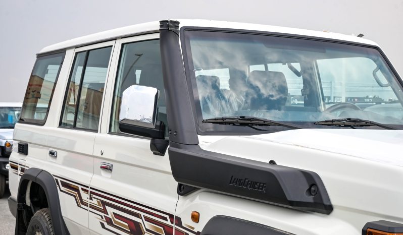 
								TOYOTA LC76 4.0 – PETROL – MT – MID OPTION – NO DIFF full									