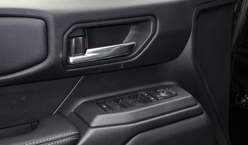 
								TOYOTA PRADO PETROL 2.4T ADVENTURE – NO SUNROOF  – BLACK full									