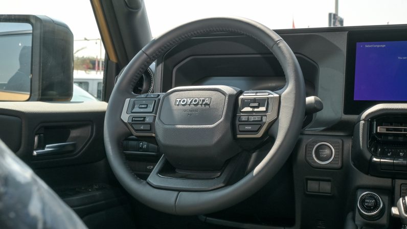 TOYOTA PRADO PETROL 2.8T FIRST EDITION – SUNROOF – SAND INSIDE BLACK