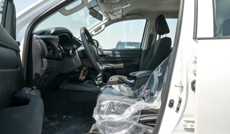 
								TOYOTA HILUX PETROL 2.7L – MANUAL – WIDE CABIN – WHITE INSIDE BLACK full									