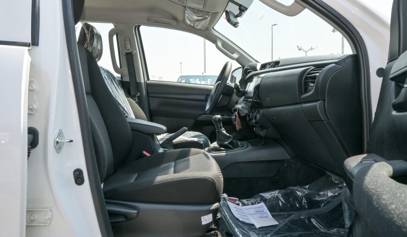 
								TOYOTA HILUX PETROL 2.7L – MANUAL – WIDE CABIN – WHITE INSIDE BLACK full									