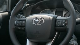 
										TOYOTA HILUX PETROL 2.7L – MANUAL – WIDE CABIN – WHITE INSIDE BLACK full									