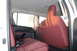 
										HILUX NARROW BODY DIESEL DOUBLE CABIN 2.4 MT 6 SEATER MANUAL WINDOW  BASIC full									