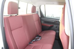 
										HILUX NARROW BODY DIESEL DOUBLE CABIN 2.4 MT 6 SEATER MANUAL WINDOW  BASIC full									