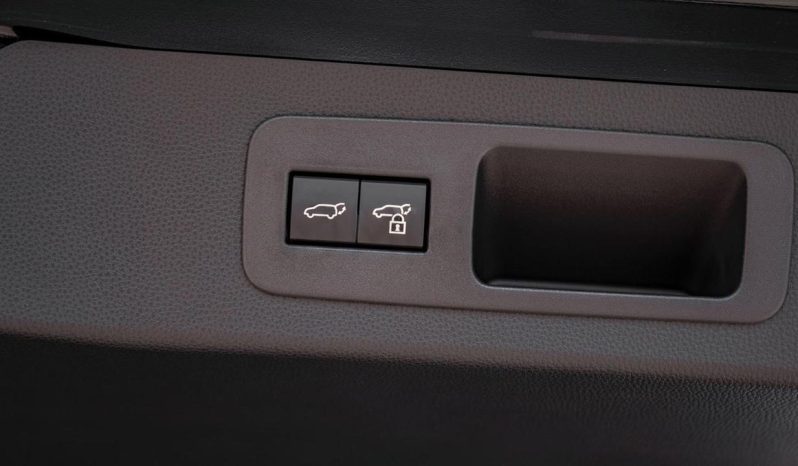 
								Toyota Land Cruiser LC300 3.5L VXR Twin-Turbo Petrol – Black- 2025 full									