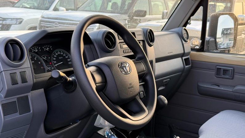 TOYOTA LC78 PETROL 4.0 – BASIC – MT – PW – 2025 MODEL  – BEIGE INSIDE GREY