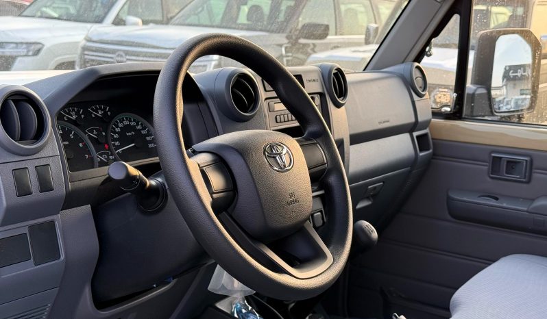 
								TOYOTA LC78 PETROL 4.0 – BASIC – MT – PW – 2025 MODEL  – BEIGE INSIDE GREY full									