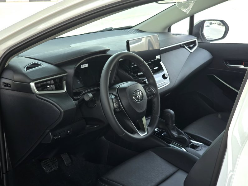 TOYOTA COROLLA 1.8 – HYBRID – ELITE – 2025 – WHITE INSIDE BLACK 