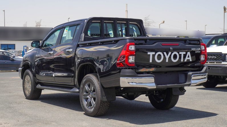 TOYOTA HILUX PETROL DOUBLE CABIN 2.7 – MT – FULL OPTIONS – 2025 – BLACK INSIDE BLACK