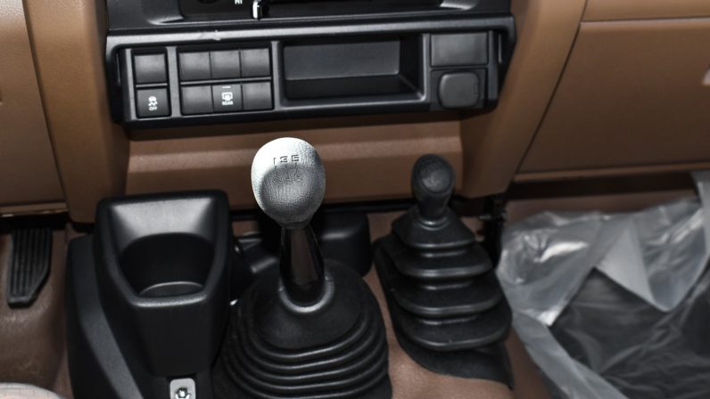 TOYOTA LC78 PETROL 4.0 – BASIC – MT – 2025 – WHITE INSIDE BEIGE – E