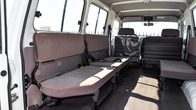 TOYOTA LC78 PETROL 4.0 – BASIC – MT – 2025 – WHITE INSIDE BEIGE – E