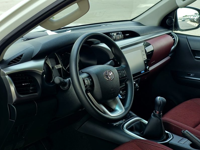 TOYOTA HILUX DIESEL 2.4 DOUBLE CABIN – MT – HIGH OPTIONS – PUSH START – 2025 – WHITE INSIDE RED – NON GCC