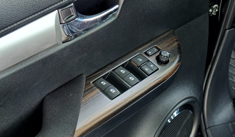 
								TOYOTA HILUX PETROL 2.7 DOUBLE CABIN – AT – HIGH OPTIONS – PUSH START – 2025 – BLACK INSIDE BLACK – YEMEN SPECS full									