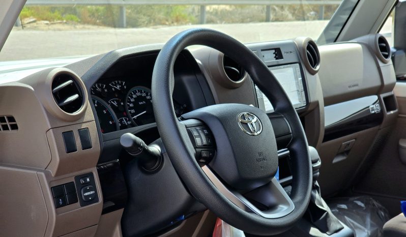 
								LC76 DIESEL 2.8T – STD – E – DIFF LOCK – A/T – WHITE INSIDE BEIGE – 2025 – OMANI full									