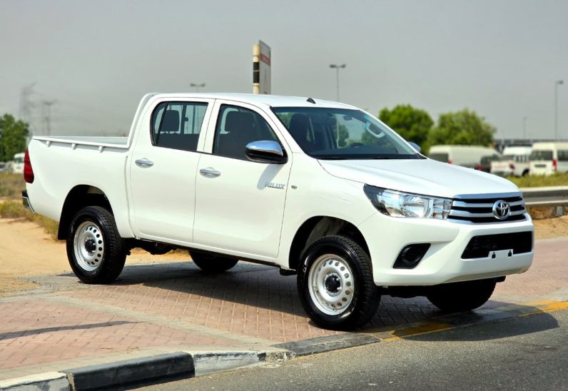 TOYOTA HILUX DIESEL 2.4 NARROW – M/T – BASIC – MANUAL WINDOWS – 2025 MODEL – WHITE INSIDE RED – OMANI