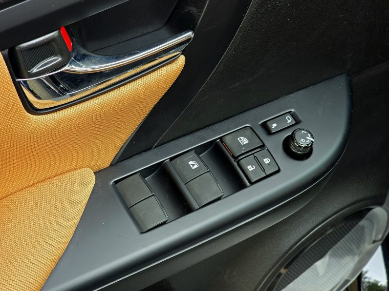 TOYOTA FORTUNER PETROL 2.7 – MANUAL A.C – ALLOY WHEELS – 2025 MODEL – GRAY INSIDE BROWN – YEMEN SPECS