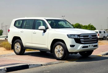 TOYOTA LC300 GXR – G – 3.5L – WITHOUT SUNROOF – 18 ALLOY WHEELS – DRIVER POWER SEAT – 2025 MODEL – WHITE INSIDE BEIGE – OMANI