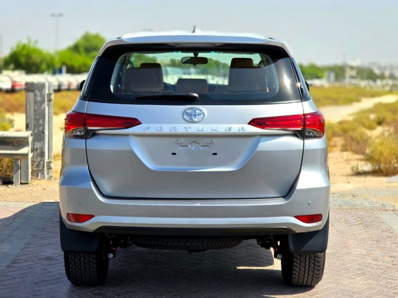 TOYOTA FORTUNER PETROL 2.7 – MANUAL A.C – ALLOY WHEELS – 2025 MODEL – SILVER INSIDE BROWN – YEMEN SPECS
