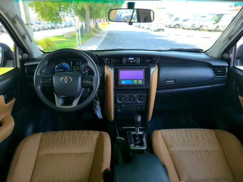 TOYOTA FORTUNER PETROL 2.7 – MANUAL A.C – ALLOY WHEELS – 2025 MODEL – GRAY INSIDE BROWN – YEMEN SPECS