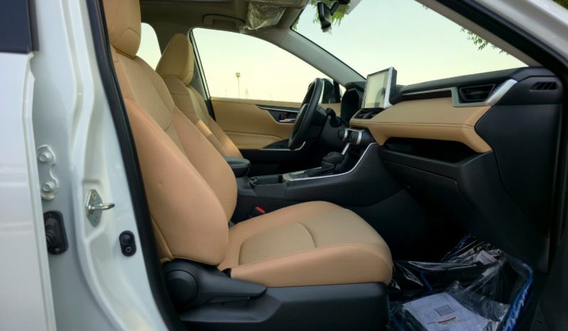 
								TOYOTA RAV4 2.5 HYBRID – XLE – G – MID OPTIONS – 2025 MODEL – WHITE INSIDE BEIGE – GCC SPECS full									