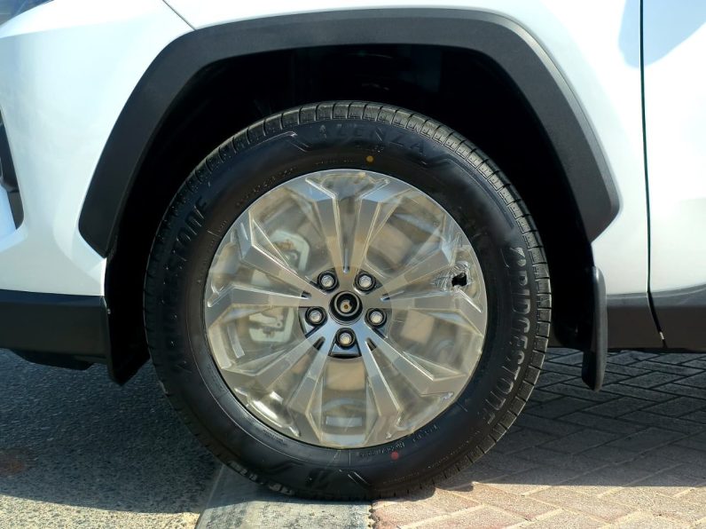 TOYOTA RAV4 2.5 HYBRID – XLE – G – MID OPTIONS – 2025 MODEL – WHITE INSIDE BEIGE – GCC SPECS