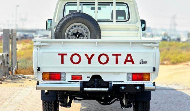 
								TOYOTA LC79 SINGLE CABIN DIESEL 2.8 MT – STD – E – MODEL 2025 – WHITE INSIDE BEIGE – GCC SPECS full									