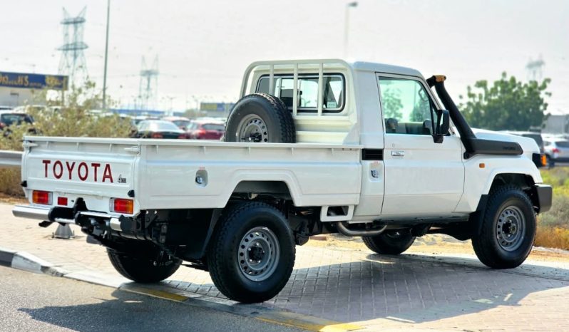 
								TOYOTA LC79 SINGLE CABIN DIESEL 2.8 MT – STD – E – MODEL 2025 – WHITE INSIDE BEIGE – GCC SPECS full									