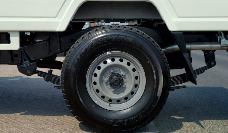 
								TOYOTA LC79 SINGLE CABIN DIESEL 2.8 MT – STD – E – MODEL 2025 – WHITE INSIDE BEIGE – GCC SPECS full									