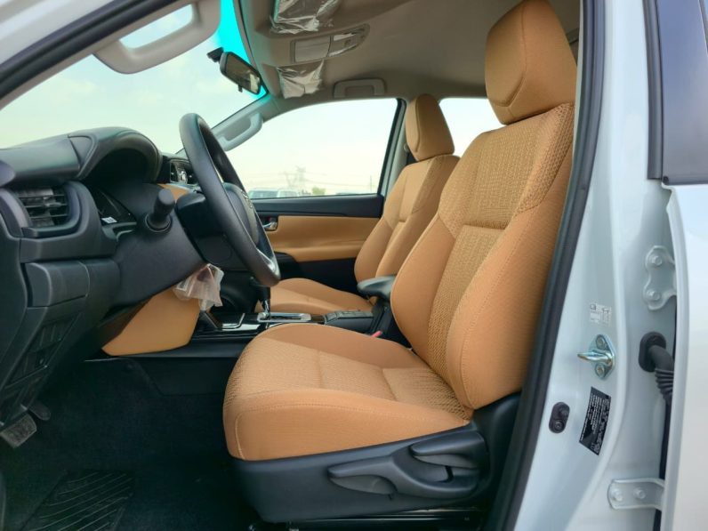 TOYOTA FORTUNER 2.4 DIESEL – STANDARD OPTIONS – 2025 MODEL – WHITE INSIDE BROWN – GCC SPECS